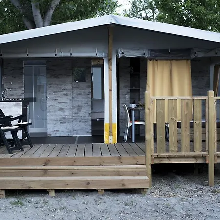 Tent Spiaggia E Mare Holiday Park 홀리데이파크 *
