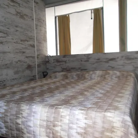 Tent Spiaggia E Mare Holiday Park منتزه العطل