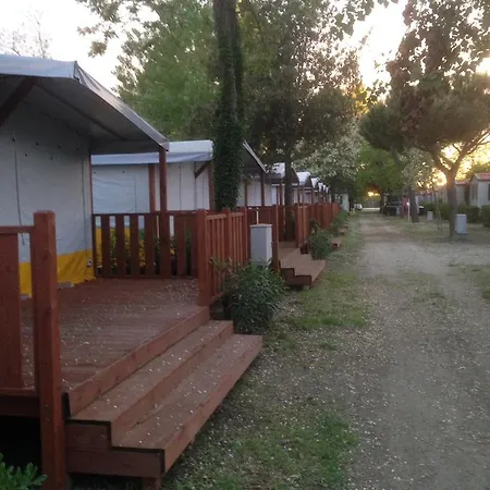 Parque de vacaciones Tent Spiaggia E Mare Holiday Park *