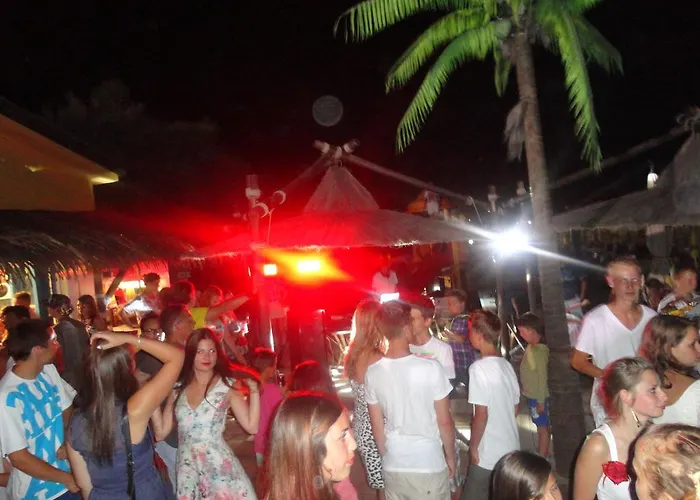 منتزه العطل Tent Spiaggia E Mare Holiday Park بورتو غاريبالدي