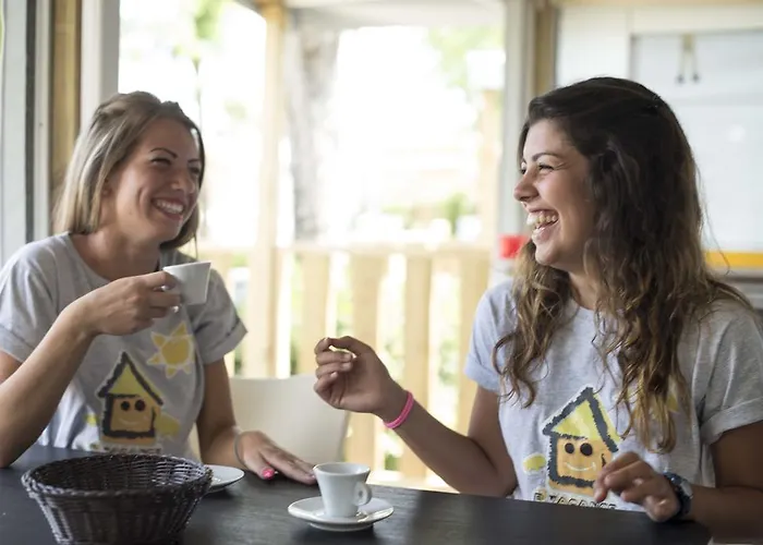 منتزه العطل Tent Spiaggia E Mare Holiday Park *