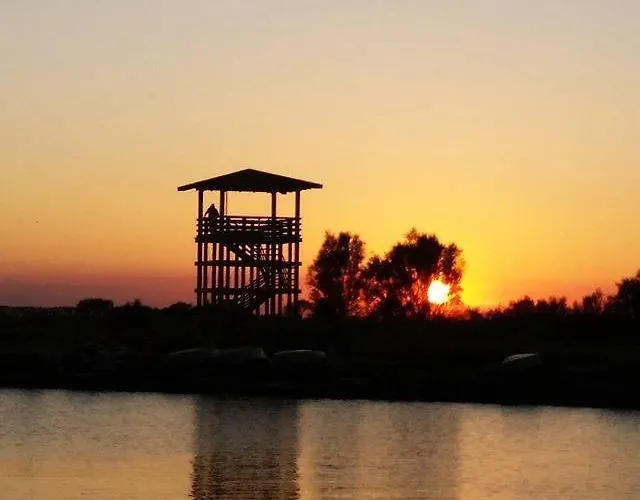 Tent Spiaggia E Mare Holiday Park منتزه العطل *